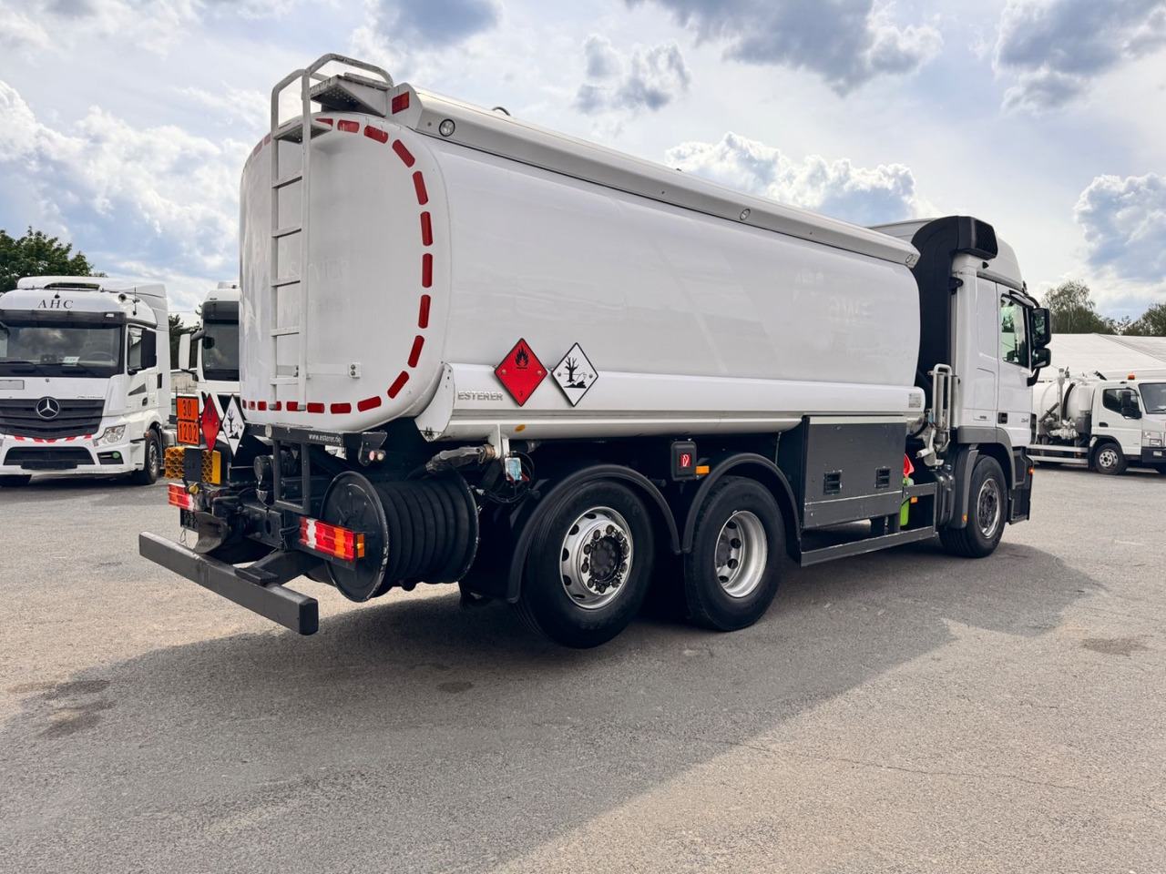 Mercedes-Benz Actros 2541 Tankwagen - Camião cisterna: foto 4 Mercedes-Benz Actros 2541 Tankwagen - Camião cisterna: foto 4