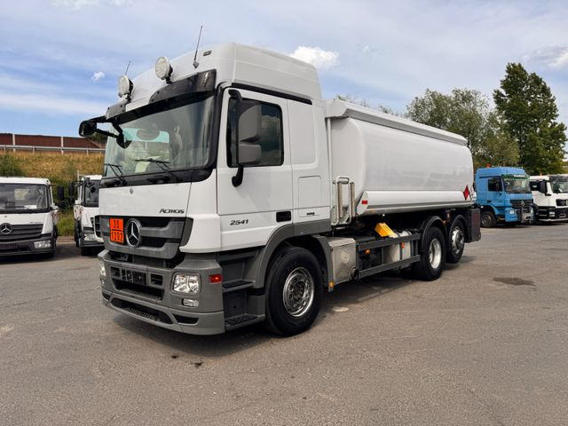 Mercedes-Benz Actros 2541 Tankwagen - Camião cisterna: foto 3 Mercedes-Benz Actros 2541 Tankwagen - Camião cisterna: foto 3