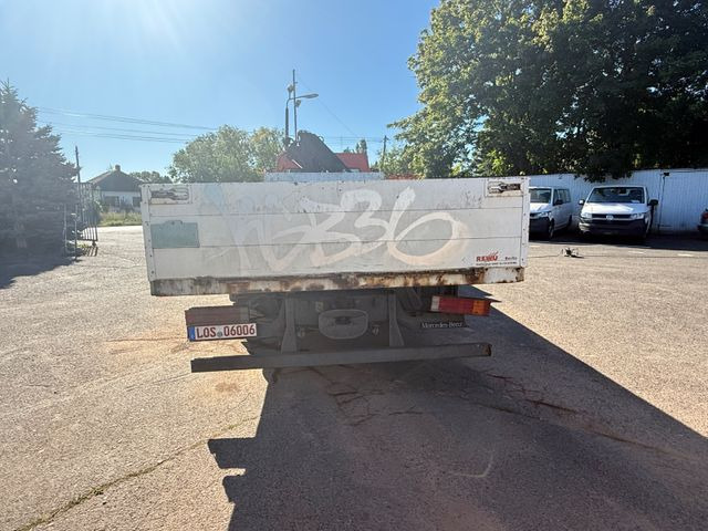 Mercedes-Benz Atego 1223 mit Kran MKG HLK 76 - Camião de caixa aberta/ Plataforma, Camião grua: foto 4 Mercedes-Benz Atego 1223 mit Kran MKG HLK 76 - Camião de caixa aberta/ Plataforma, Camião grua: foto 4