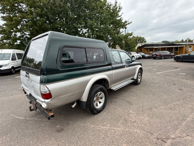 Mitsubishi L200 Magnum TD Intense Club Cab 2500 - SUV: foto 4 Mitsubishi L200 Magnum TD Intense Club Cab 2500 - SUV: foto 4