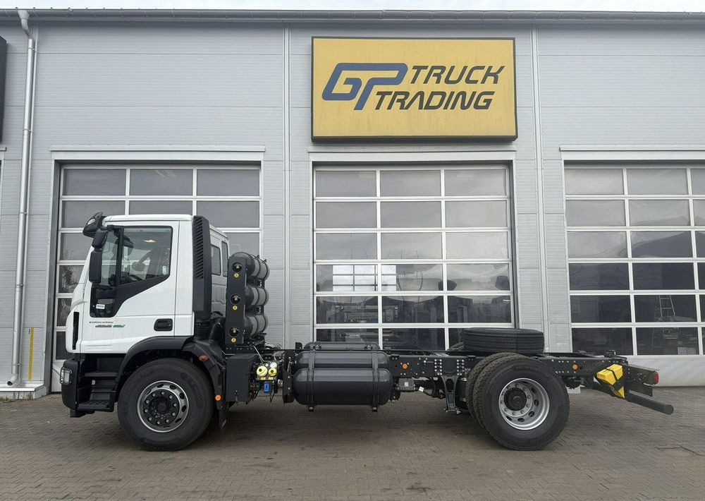 Iveco EuroCargo CNG - Camião transportador de contêineres/ Caixa móvel: foto 2 Iveco EuroCargo CNG - Camião transportador de contêineres/ Caixa móvel: foto 2