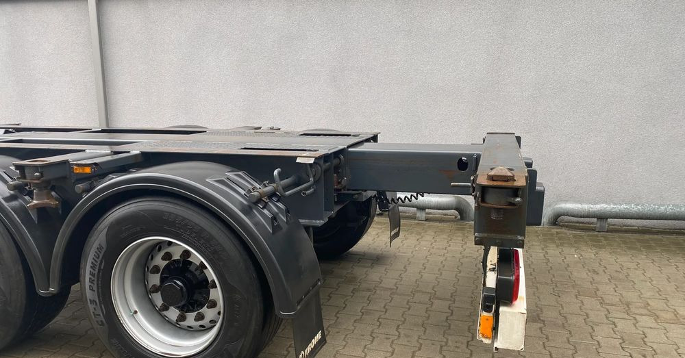 Semi-reboque transportador de contêineres/ Caixa móvel Krone SD: foto 13