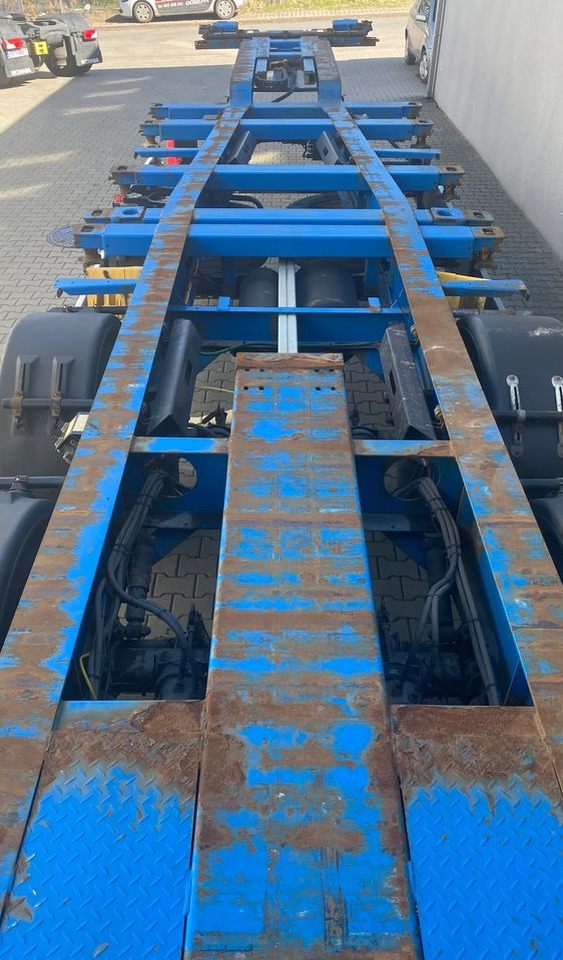 Semi-reboque transportador de contêineres/ Caixa móvel Krone SD: foto 12