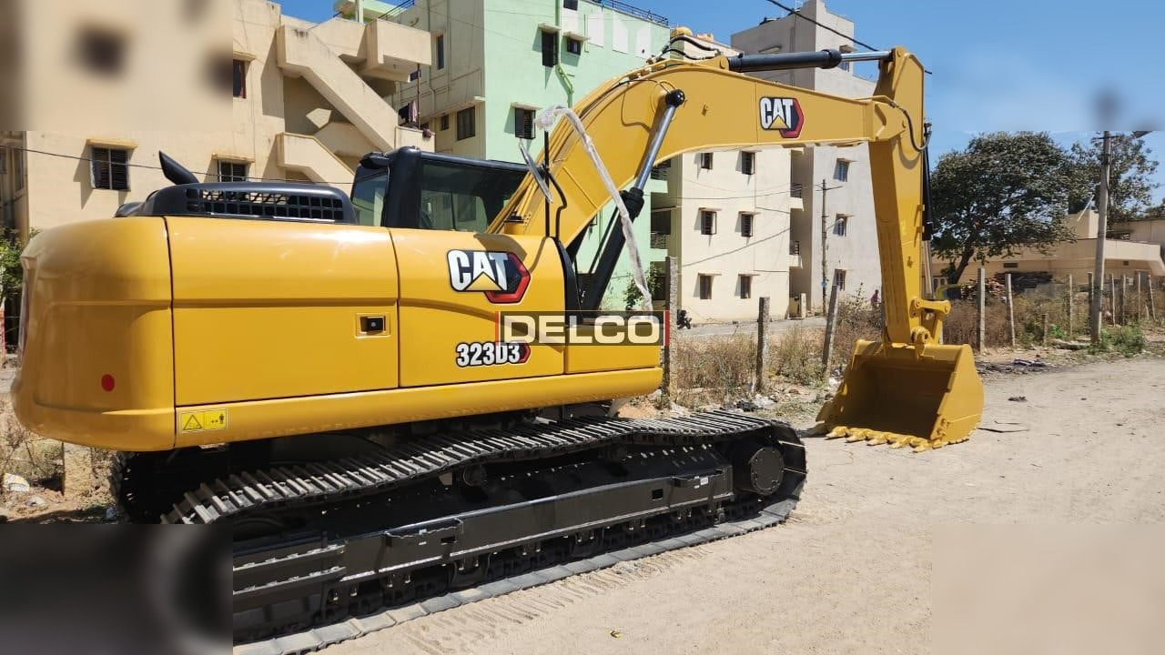 CATERPILLAR 323D3 - Escavadora de rastos: foto 2 CATERPILLAR 323D3 - Escavadora de rastos: foto 2