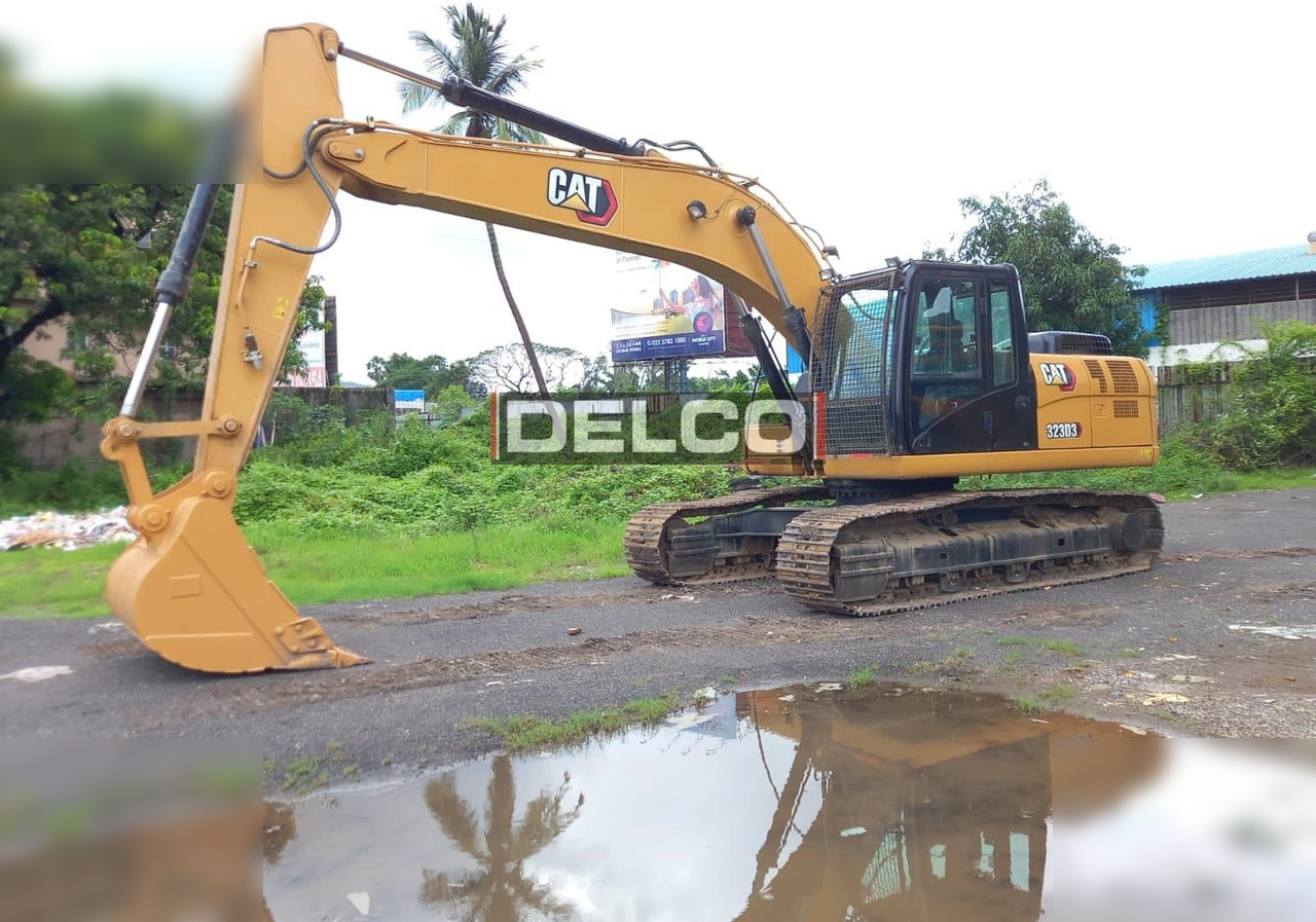 CATERPILLAR 323D3 - Escavadora de rastos: foto 4 CATERPILLAR 323D3 - Escavadora de rastos: foto 4