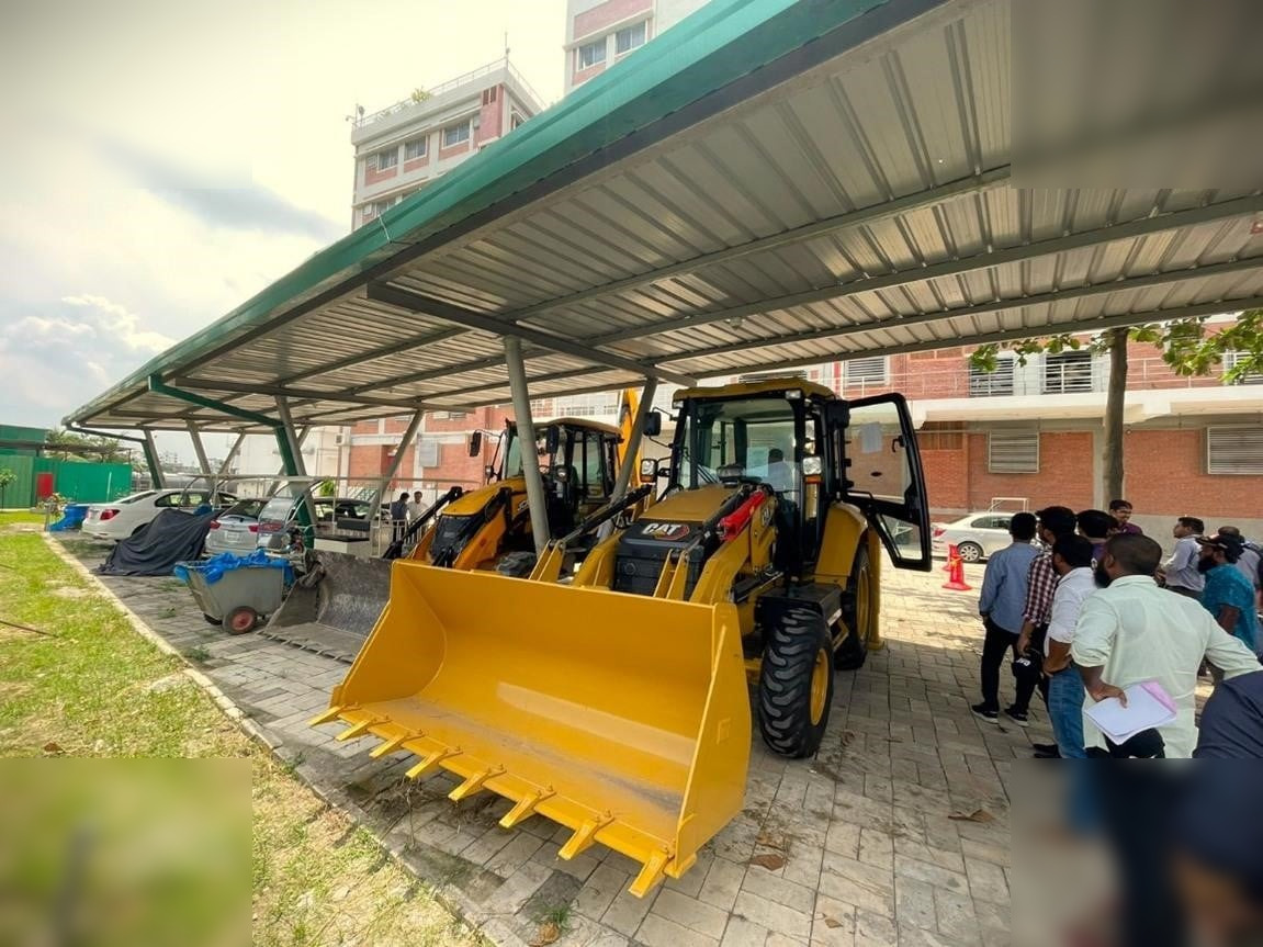Retroescavadeira novo CATERPILLAR 424: foto 6