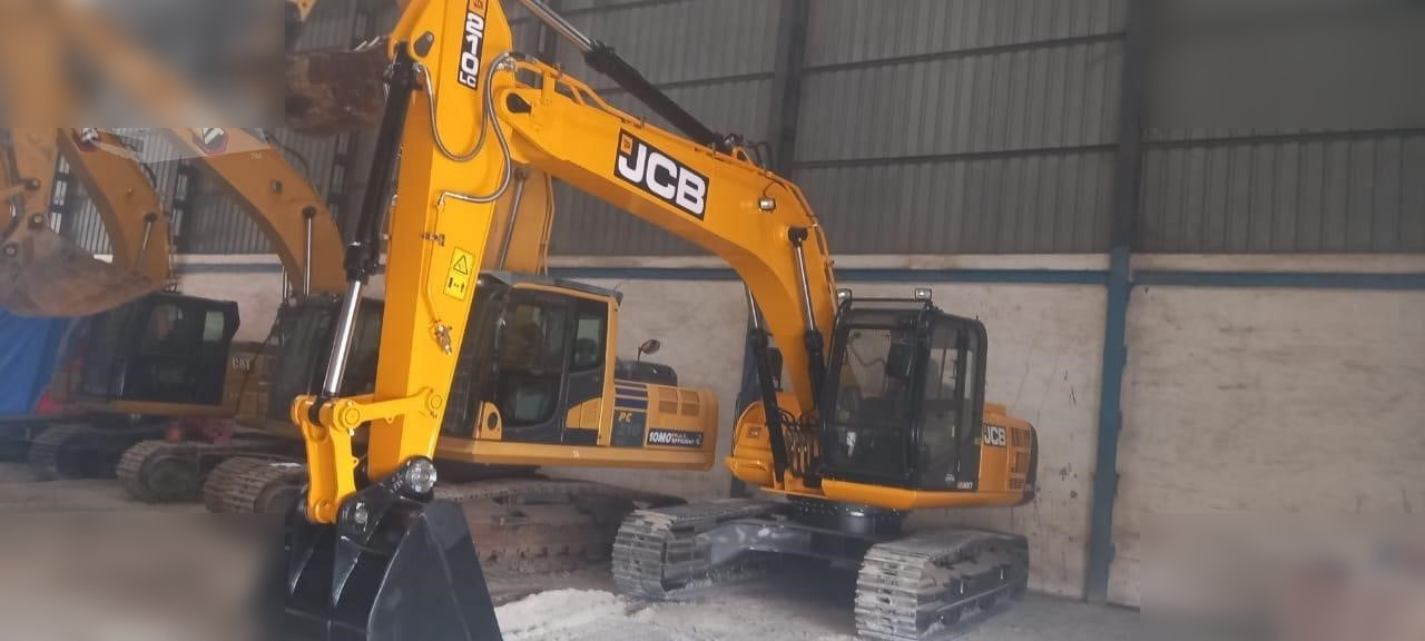 JCB JS210 LC - Escavadora de rastos: foto 2 JCB JS210 LC - Escavadora de rastos: foto 2