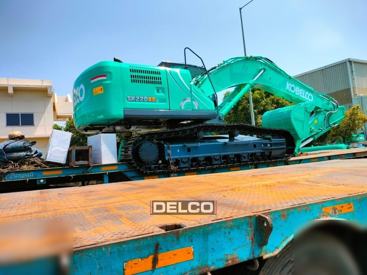 KOBELCO SK220 - Escavadora de rastos: foto 1 KOBELCO SK220 - Escavadora de rastos: foto 1