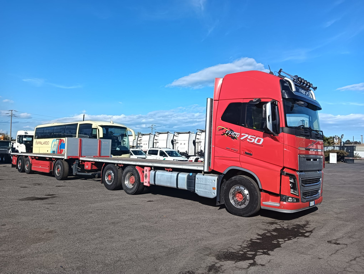 VOLVO FH16 750 - Camião de caixa aberta/ Plataforma: foto 5 VOLVO FH16 750 - Camião de caixa aberta/ Plataforma: foto 5