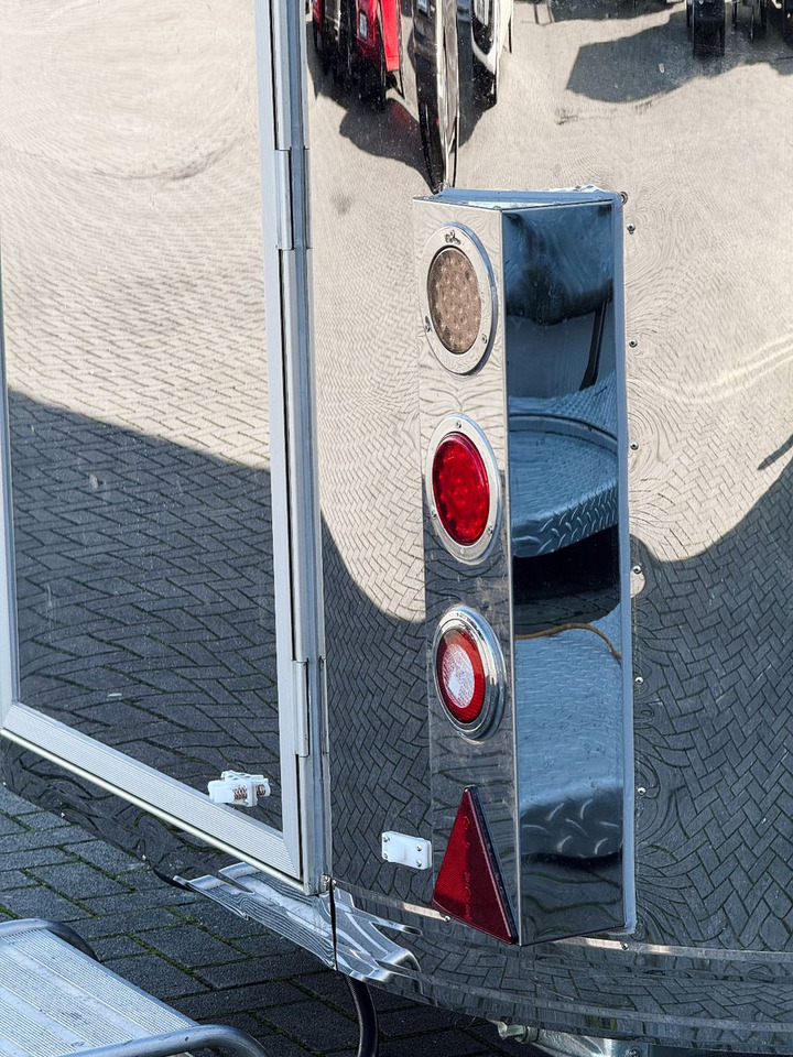 Esselmann Delistar Foodtruck 6000 ähn. Airstream - Roulote bar: foto 4 Esselmann Delistar Foodtruck 6000 ähn. Airstream - Roulote bar: foto 4