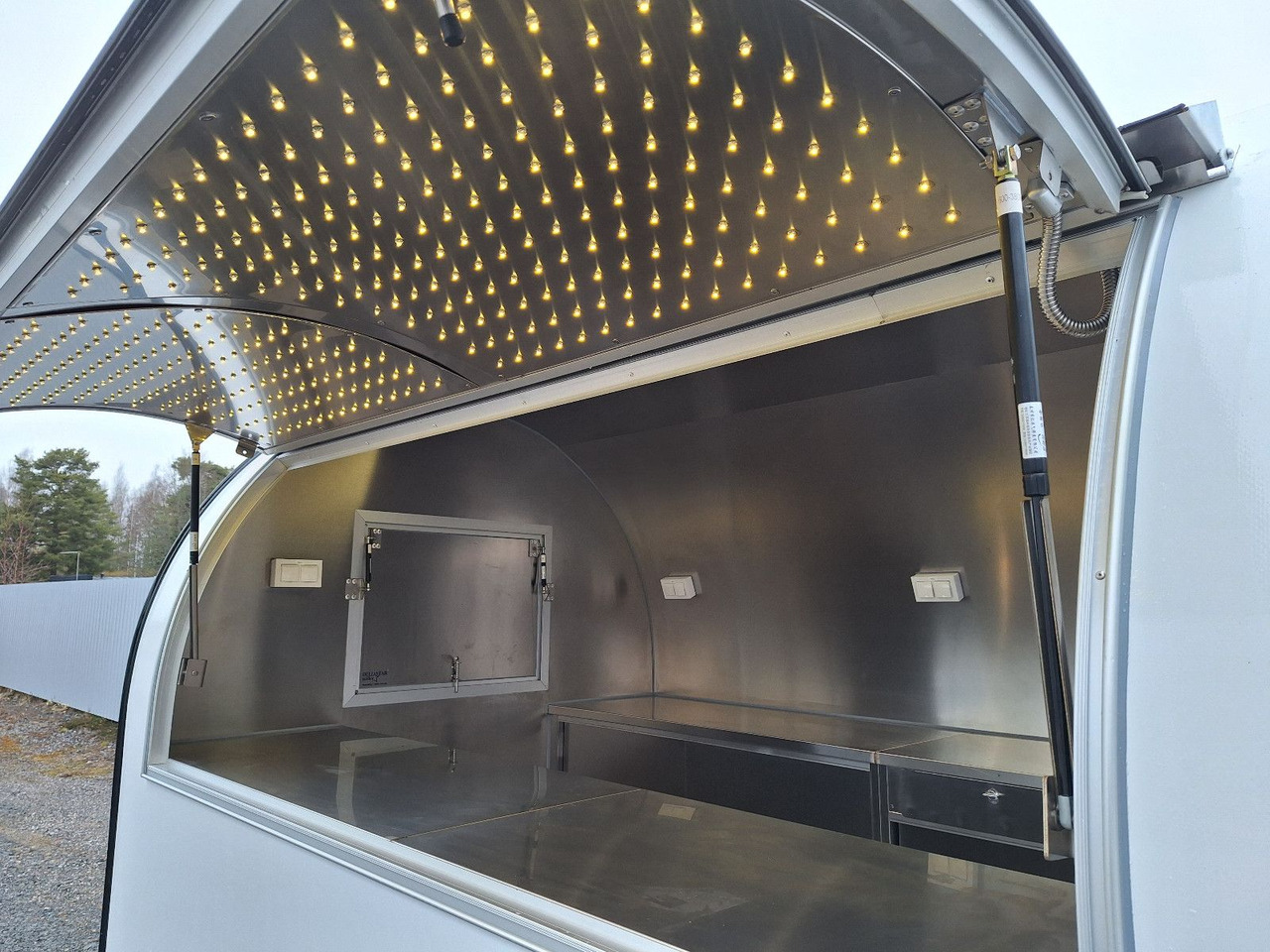 Esselmann EasyGo 280 - Roulote bar: foto 2 Esselmann EasyGo 280 - Roulote bar: foto 2