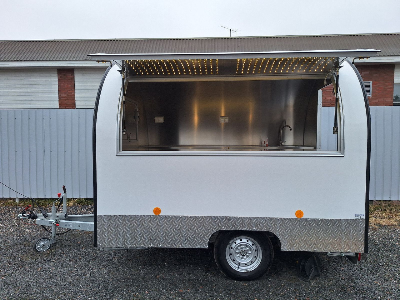 Esselmann EasyGo 280 - Roulote bar: foto 1 Esselmann EasyGo 280 - Roulote bar: foto 1