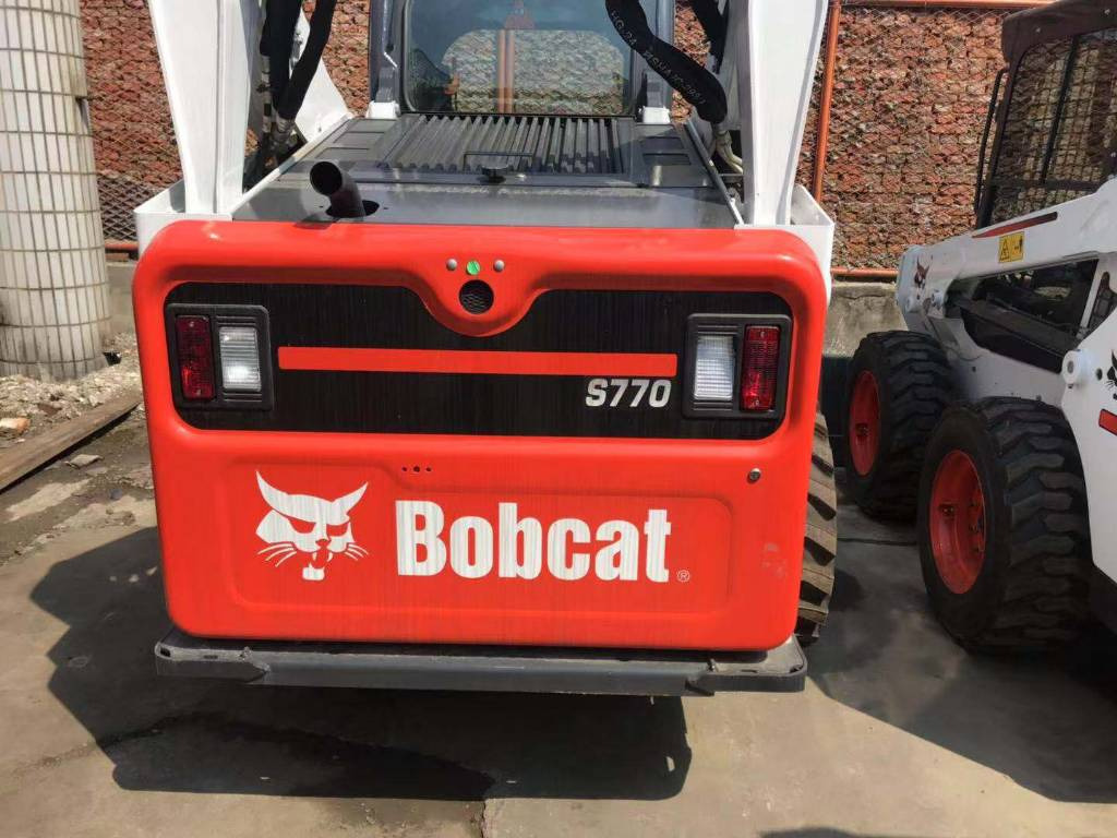 Bobcat 750 - Mini pá carregadora: foto 1 Bobcat 750 - Mini pá carregadora: foto 1