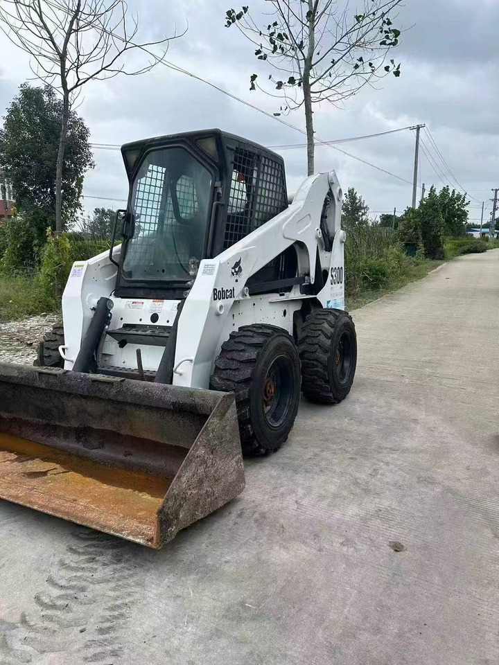 Bobcat S300 - Mini pá carregadora: foto 4 Bobcat S300 - Mini pá carregadora: foto 4