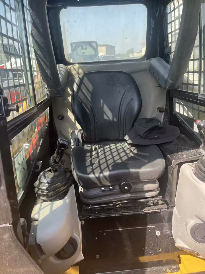 CAT 226B3 - Mini pá carregadora: foto 4 CAT 226B3 - Mini pá carregadora: foto 4