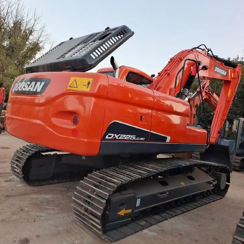 Doosan DX225 - Escavadora de rastos: foto 1 Doosan DX225 - Escavadora de rastos: foto 1