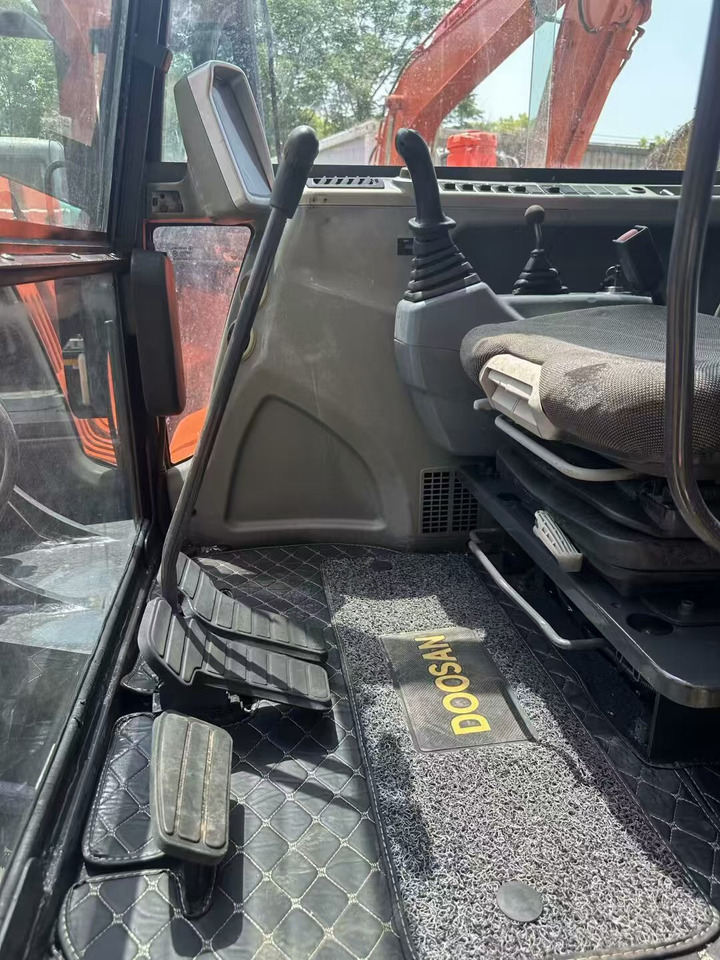 Mini escavadeira Doosan DX60: foto 7