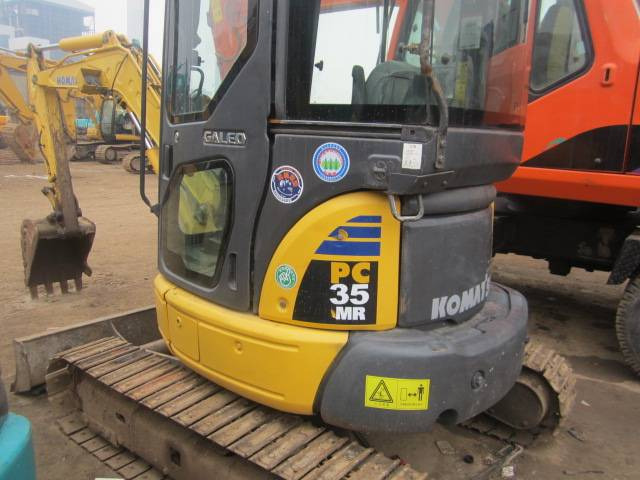 Komatsu PC35 - Mini escavadeira: foto 1 Komatsu PC35 - Mini escavadeira: foto 1