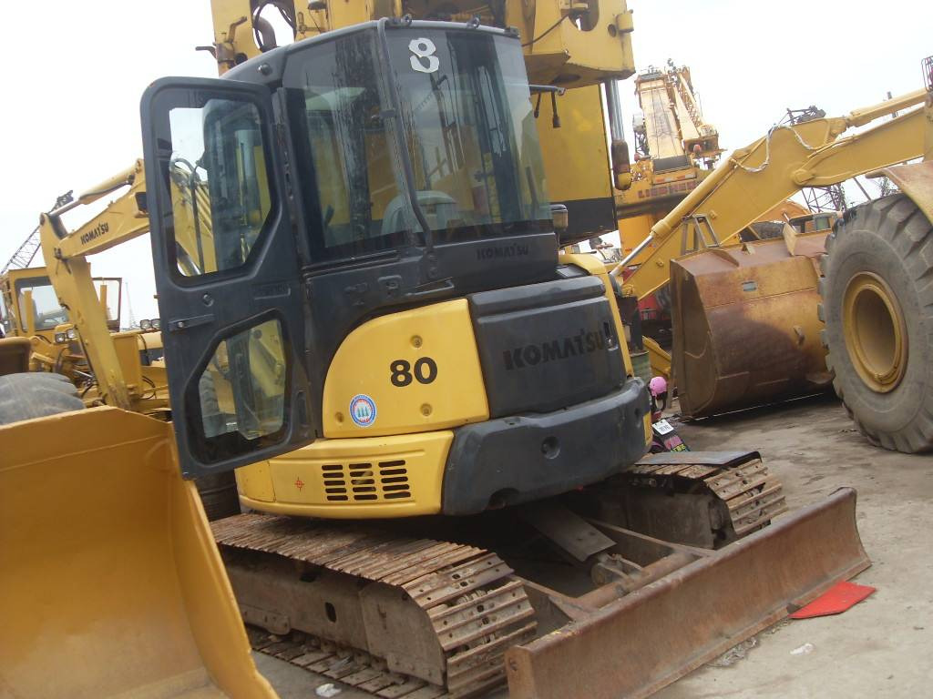 Komatsu PC80 - Mini escavadeira: foto 1 Komatsu PC80 - Mini escavadeira: foto 1