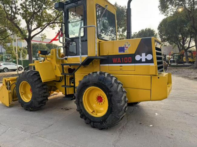 Komatsu WA100 - Pá carregadora de rodas: foto 4 Komatsu WA100 - Pá carregadora de rodas: foto 4