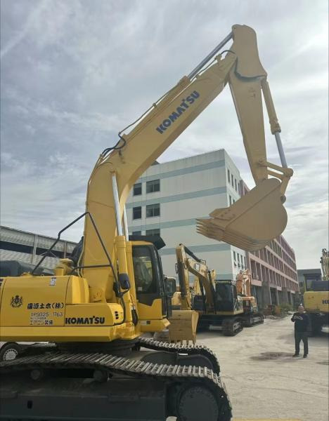 Komatsu pc300-7 - Escavadora de rastos: foto 2 Komatsu pc300-7 - Escavadora de rastos: foto 2