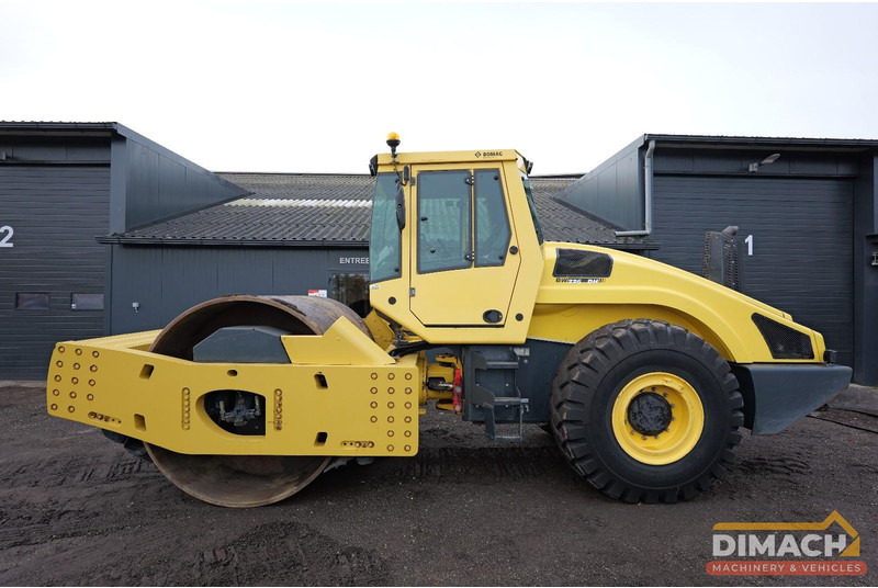 Bomag BW226 DH-4i BVC Trilrolwals - 27 ton - GPS pakket -TOP conditie - camera - Deutz 6 cil. - Rolo: foto 1 Bomag BW226 DH-4i BVC Trilrolwals - 27 ton - GPS pakket -TOP conditie - camera - Deutz 6 cil. - Rolo: foto 1