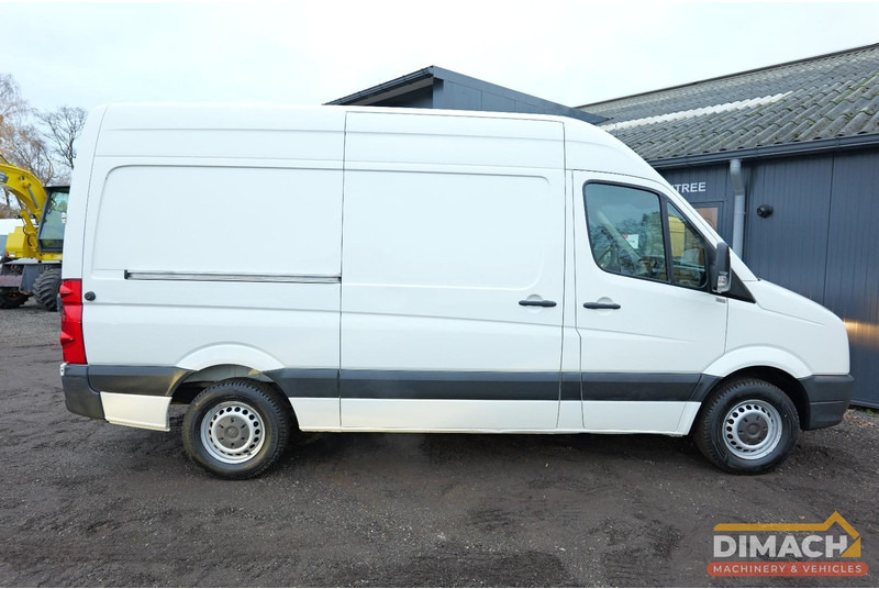 Volkswagen Crafter Tempomat L2H2 airco Euro 5 - lage km - trekhaak - Furgão: foto 4 Volkswagen Crafter Tempomat L2H2 airco Euro 5 - lage km - trekhaak - Furgão: foto 4