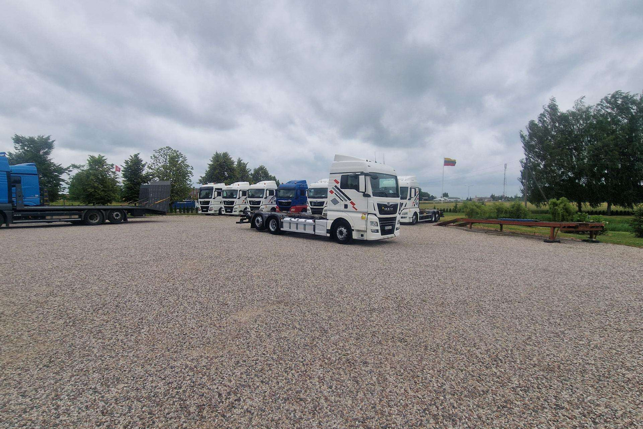 Camião transportador de contêineres/ Caixa móvel MAN TGX 26.420: foto 6