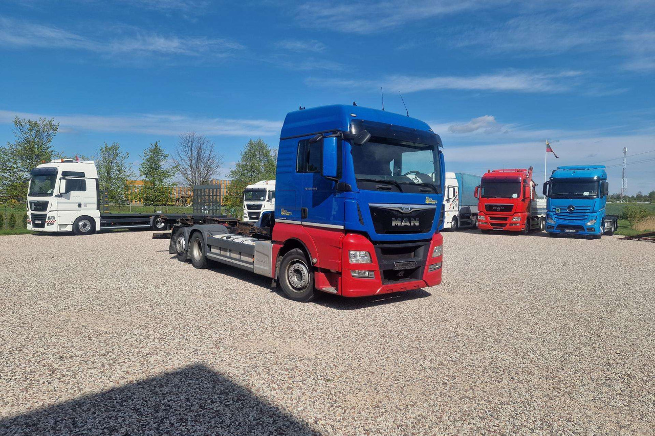 MAN TGX 26.440 - Camião transportador de contêineres/ Caixa móvel: foto 1 MAN TGX 26.440 - Camião transportador de contêineres/ Caixa móvel: foto 1