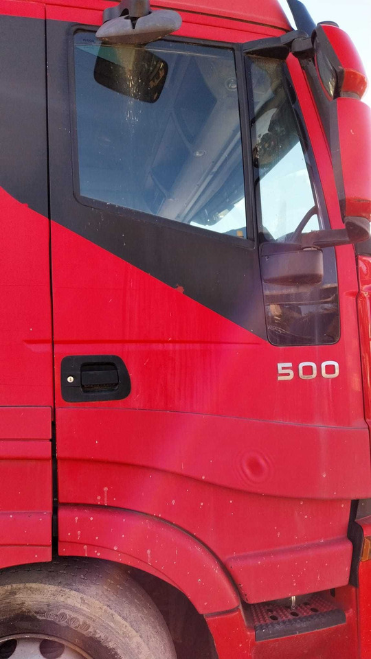 Drzwi do IVECO STRALIS 500 prawe/lewe - Porta e peças para Camião: foto 2 Drzwi do IVECO STRALIS 500 prawe/lewe - Porta e peças para Camião: foto 2