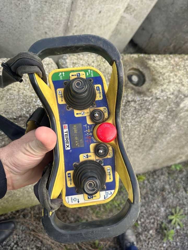 Terex COMEDIL CTT162-8 RADIO FUNK+LIFT GEDATOP ZUSTAND - Guindaste de torre: foto 4 Terex COMEDIL CTT162-8 RADIO FUNK+LIFT GEDATOP ZUSTAND - Guindaste de torre: foto 4