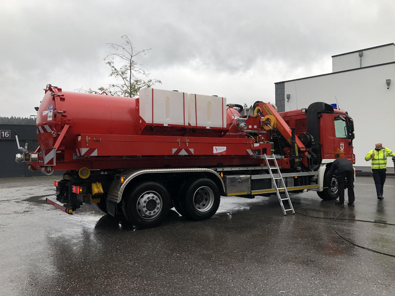 Abrollcontainer 10m³ Feuerwehr Wassertank - Contentor ampliroll: foto 1 Abrollcontainer 10m³ Feuerwehr Wassertank - Contentor ampliroll: foto 1