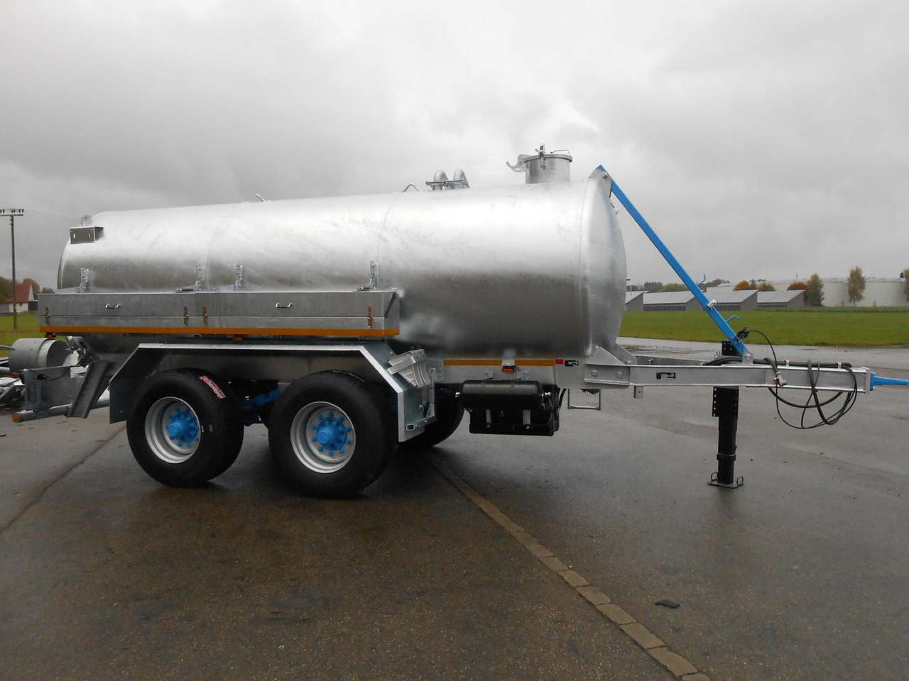 M-Vac 12000l / Wasserfass M-Vac 12000l (12m³) Wasserfass / Wassertank mit 80 km/h Zulassung - Reboque cisterna: foto 1 M-Vac 12000l / Wasserfass M-Vac 12000l (12m³) Wasserfass / Wassertank mit 80 km/h Zulassung - Reboque cisterna: foto 1
