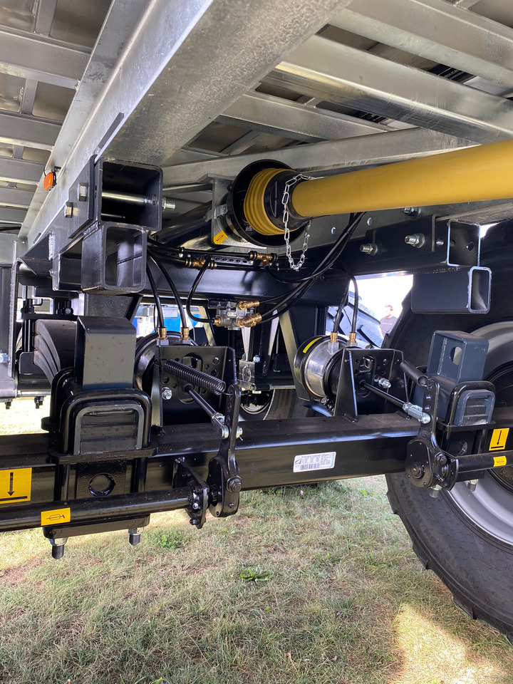 Espalhador de estrume novo Auto-Agro Mistreuer / Manure spreader / Epandeur à fumier / Rimorchio spandiconcime / Abonadora / Разбрасыватель органических удобрений / Rozrzutnik obornika Tandem N268: foto 15