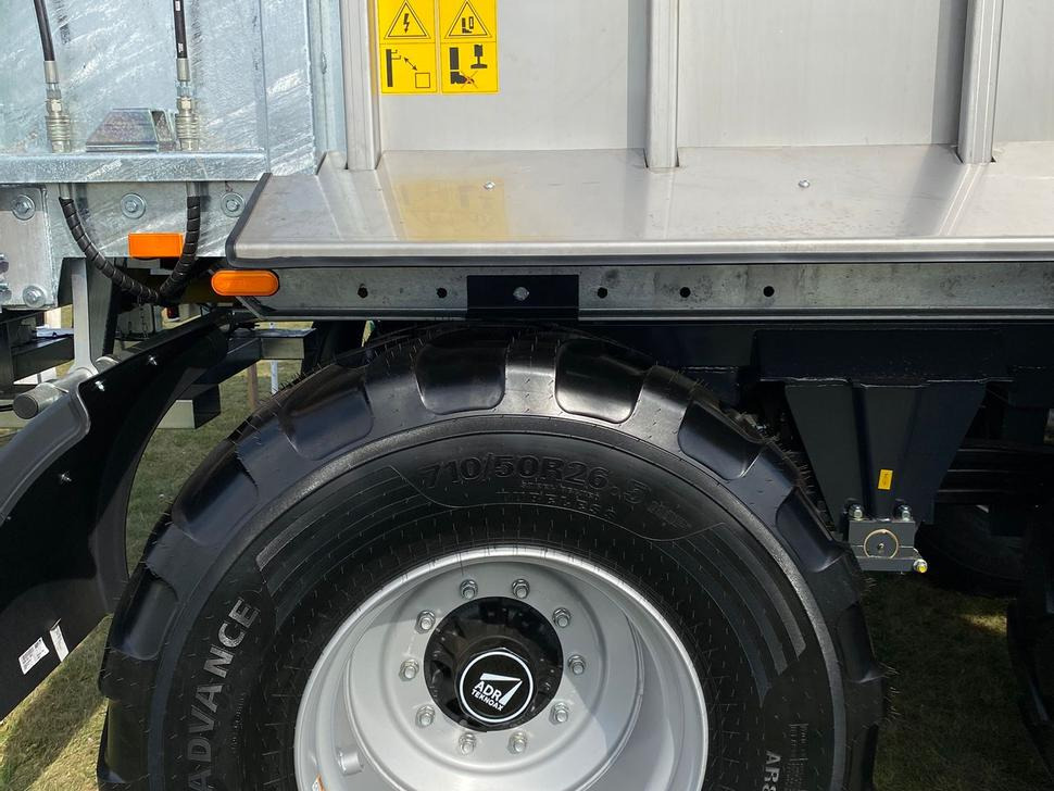 Espalhador de estrume novo Auto-Agro Mistreuer / Manure spreader / Epandeur à fumier / Rimorchio spandiconcime / Разбрасыватель органических удобрений / Rozrzutnik obornika Tandem N268: foto 9