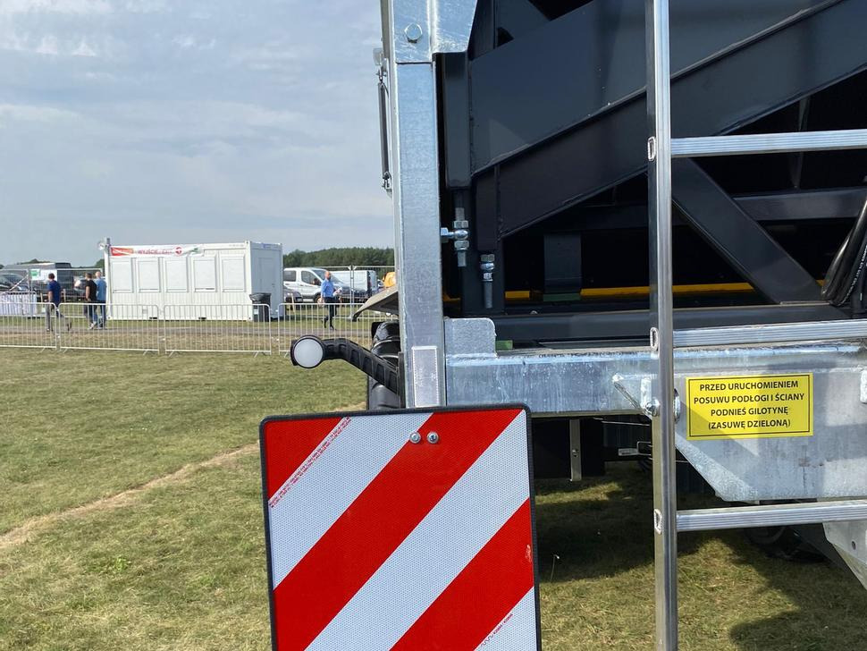 Espalhador de estrume novo Auto-Agro Mistreuer / Manure spreader / Epandeur à fumier / Rimorchio spandiconcime / Разбрасыватель органических удобрений / Rozrzutnik obornika Tandem N268: foto 10