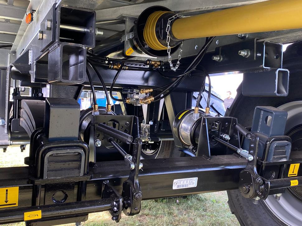 Espalhador de estrume novo Auto-Agro Mistreuer / Manure spreader / Epandeur à fumier / Rimorchio spandiconcime / Разбрасыватель органических удобрений / Rozrzutnik obornika Tandem N268: foto 14