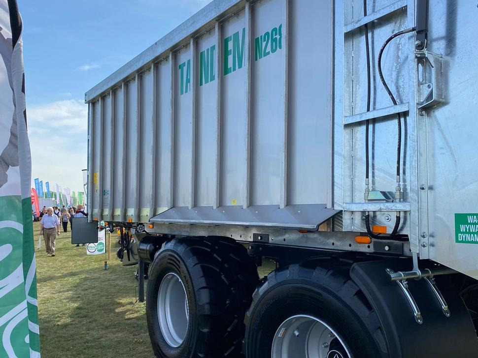 Espalhador de estrume novo Auto-Agro Mistreuer / Manure spreader / Epandeur à fumier / Rimorchio spandiconcime / Разбрасыватель органических удобрений / Rozrzutnik obornika Tandem N268: foto 6