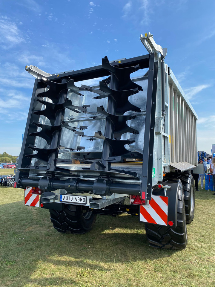 Auto-Agro Miststreuer / Manure spreader / Epandeur à fumier / Rimorchio spandiconcime / Abonadora / Разбрасыватель органических удобрений / Rozrzutnik obornika Tandem N268 - Espalhador de estrume: foto 5 Auto-Agro Miststreuer / Manure spreader / Epandeur à fumier / Rimorchio spandiconcime / Abonadora / Разбрасыватель органических удобрений / Rozrzutnik obornika Tandem N268 - Espalhador de estrume: foto 5