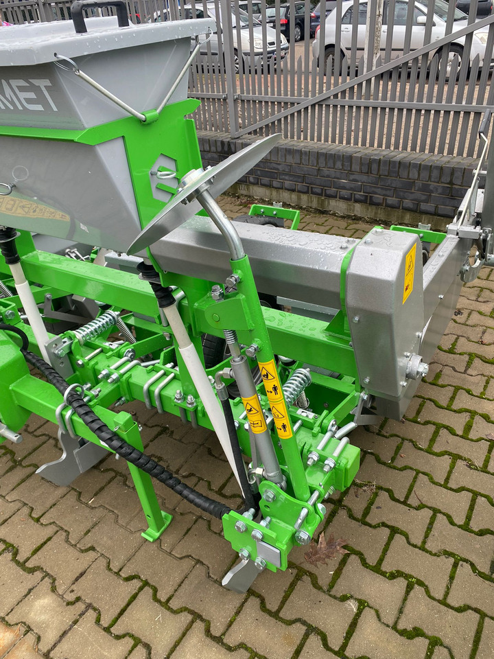 BOMET Precision seeder / Semoir de précision / Siewnik punktowy - Semeadora de precisão: foto 5 BOMET Precision seeder / Semoir de précision / Siewnik punktowy - Semeadora de precisão: foto 5