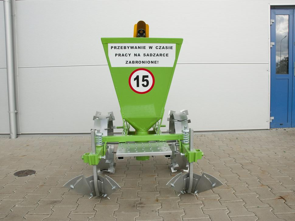 Bomet Kartoffelpflanzmaschine / Potato planter / Planteuse de pomme de terre / Piantapatate / Sadzarka ziemniaków - Semeador de batatas: foto 2 Bomet Kartoffelpflanzmaschine / Potato planter / Planteuse de pomme de terre / Piantapatate / Sadzarka ziemniaków - Semeador de batatas: foto 2
