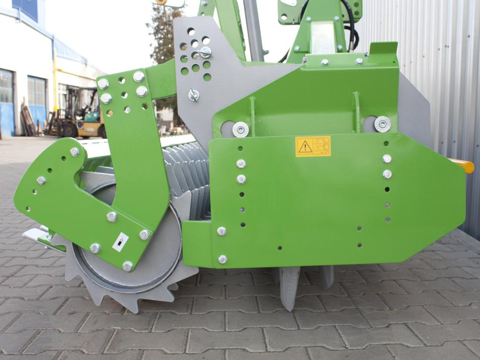 Bomet Kreiselegge / Power harrow / Herse rotative / Erpice rotante / Grada rotativa / Brona wirnikowa 3 m - Grade rotativa: foto 3 Bomet Kreiselegge / Power harrow / Herse rotative / Erpice rotante / Grada rotativa / Brona wirnikowa 3 m - Grade rotativa: foto 3