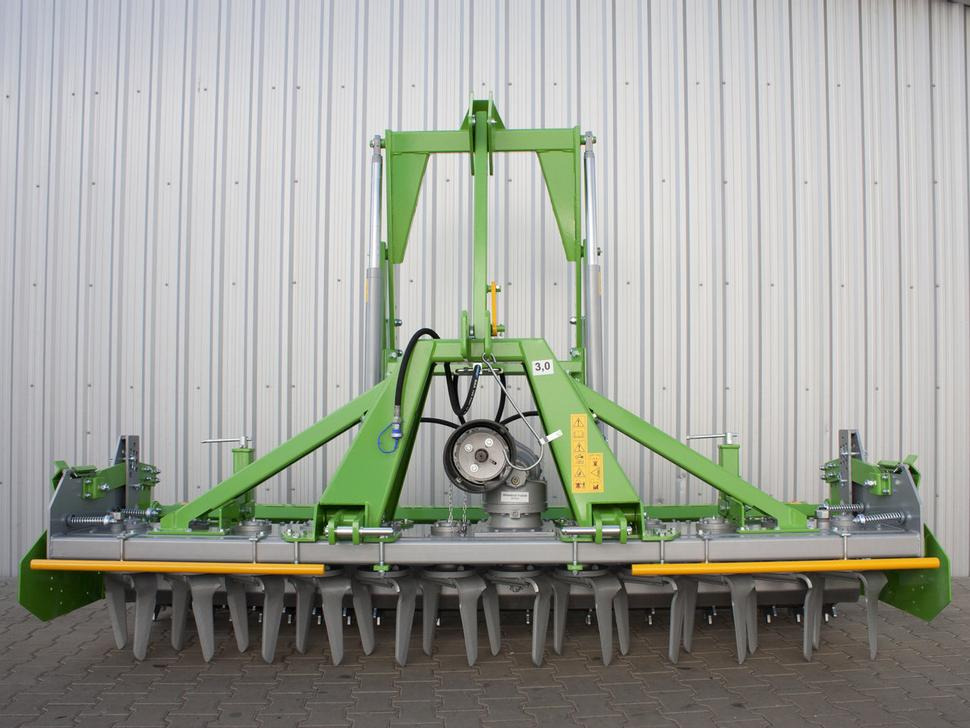 Bomet Kreiselegge / Power harrow / Herse rotative / Erpice rotante / Grada rotativa / Brona wirnikowa 3 m - Grade rotativa: foto 1 Bomet Kreiselegge / Power harrow / Herse rotative / Erpice rotante / Grada rotativa / Brona wirnikowa 3 m - Grade rotativa: foto 1