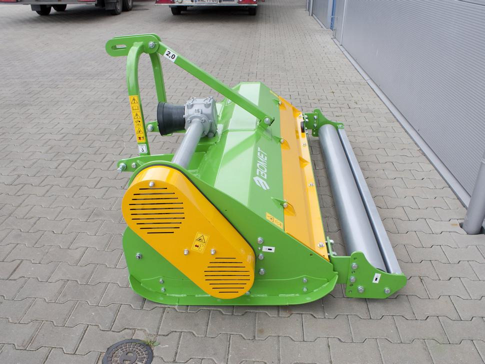 Bomet Schlegelmulcher / Flail mower / Faucheuse à fléaux / Condizionatore a flagelli / Мульчер / Kosiarka bijakowa Indus 2 m - Triturador de martelos: foto 4 Bomet Schlegelmulcher / Flail mower / Faucheuse à fléaux / Condizionatore a flagelli / Мульчер / Kosiarka bijakowa Indus 2 m - Triturador de martelos: foto 4