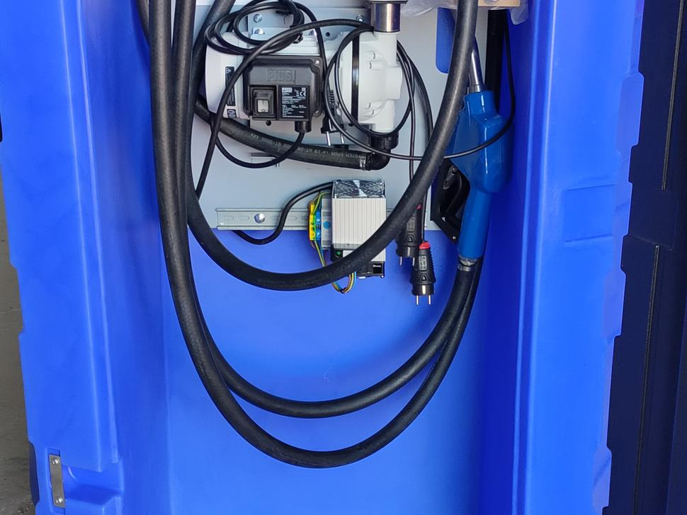 DC AdBlue-Behälter / AdBlue tank / Cuve à AdBlue / Serbatoio / Depósito / Бак для AdBlue / Zbiornik AdBlue 1500 l - Depósito de armazenamento: foto 4 DC AdBlue-Behälter / AdBlue tank / Cuve à AdBlue / Serbatoio / Depósito / Бак для AdBlue / Zbiornik AdBlue 1500 l - Depósito de armazenamento: foto 4