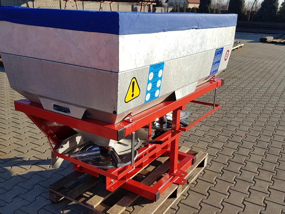 Grass-Rol Düngerstreuer / Fertilizer spreader / Epandeur d'engrais / Spandiconcime / Разбрасыватель минеральных удобрений / Rozsiewacz nawozu 600 l - Distribuidor de fertilizantes: foto 5 Grass-Rol Düngerstreuer / Fertilizer spreader / Epandeur d'engrais / Spandiconcime / Разбрасыватель минеральных удобрений / Rozsiewacz nawozu 600 l - Distribuidor de fertilizantes: foto 5