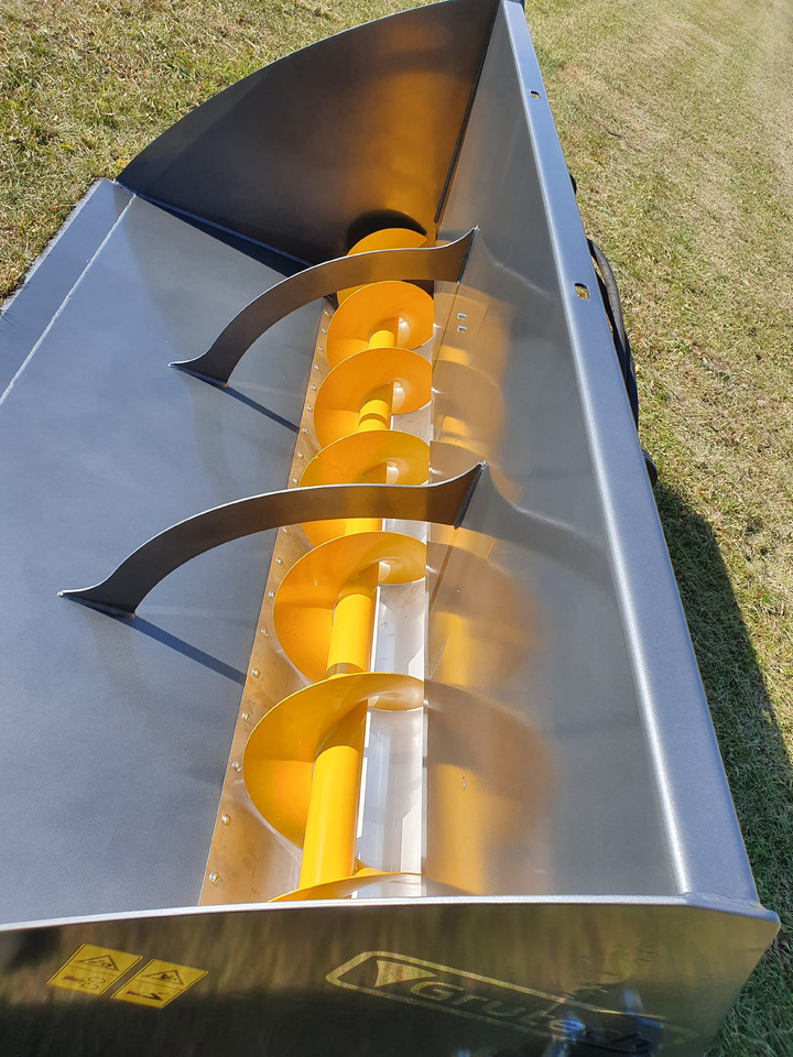 Grutech Futterverteiler / Bucket with screw / Godet avec vis / Cazo con sinfín / Benna con coclea / Ковш со шнеком / Łyżka ze ślimakiem 1,6 m - Balde carregador para Máquina agrícola: foto 4 Grutech Futterverteiler / Bucket with screw / Godet avec vis / Cazo con sinfín / Benna con coclea / Ковш со шнеком / Łyżka ze ślimakiem 1,6 m - Balde carregador para Máquina agrícola: foto 4