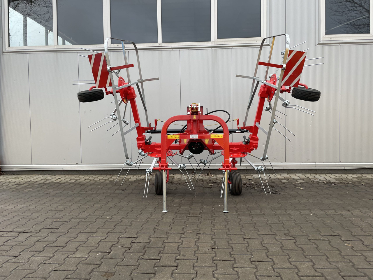 JAR-MET Schwader / Tedder / Faneuse / Przetrząsacz 5,2 m - Ancinho enleirador: foto 2 JAR-MET Schwader / Tedder / Faneuse / Przetrząsacz 5,2 m - Ancinho enleirador: foto 2