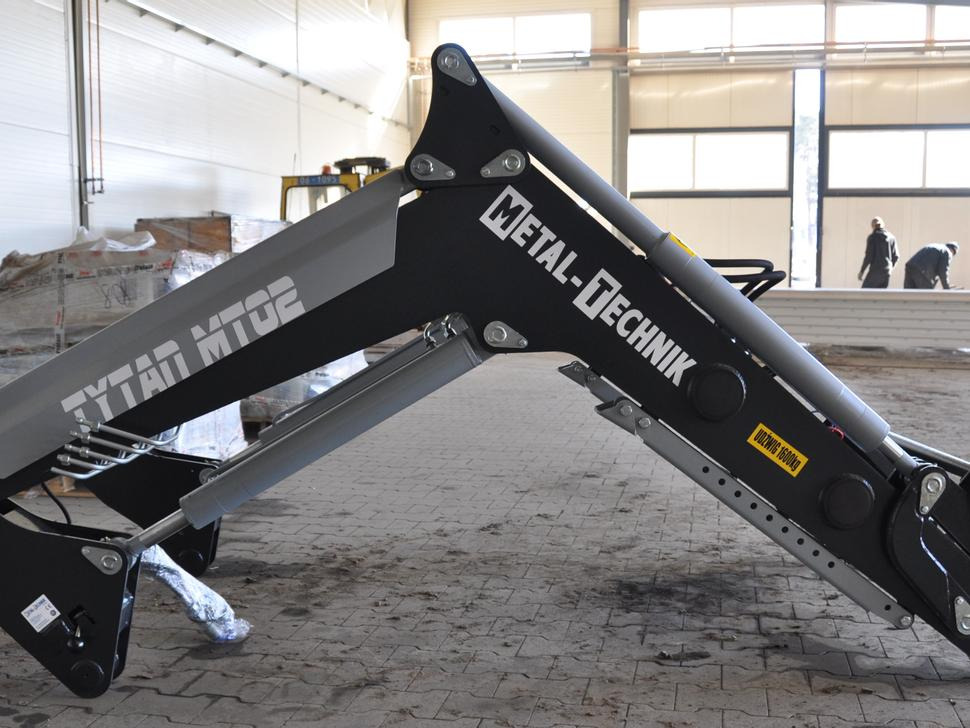 METAL-TECHNIK Frontlader / Front loader / Chargeur frontal / Caricatore frontale / Cargador fronta / Фронтальный погрузчик / Ładowacz czołowy Tytan MT-02 - Carregador frontal para o trator para Equipamento: foto 5 METAL-TECHNIK Frontlader / Front loader / Chargeur frontal / Caricatore frontale / Cargador fronta / Фронтальный погрузчик / Ładowacz czołowy Tytan MT-02 - Carregador frontal para o trator para Equipamento: foto 5