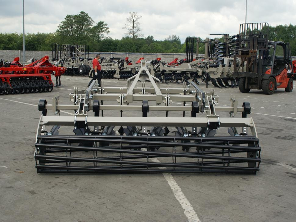 Cultivador novo ROLEX Flügelschargrubber / Stubble cultivator / Dechaumeur à dents / Aratri stoppiatori / Стерневой культиватор / Agregat podorywkowy 3 m: foto 13 Cultivador novo ROLEX Flügelschargrubber / Stubble cultivator / Dechaumeur à dents / Aratri stoppiatori / Стерневой культиватор / Agregat podorywkowy 3 m: foto 13